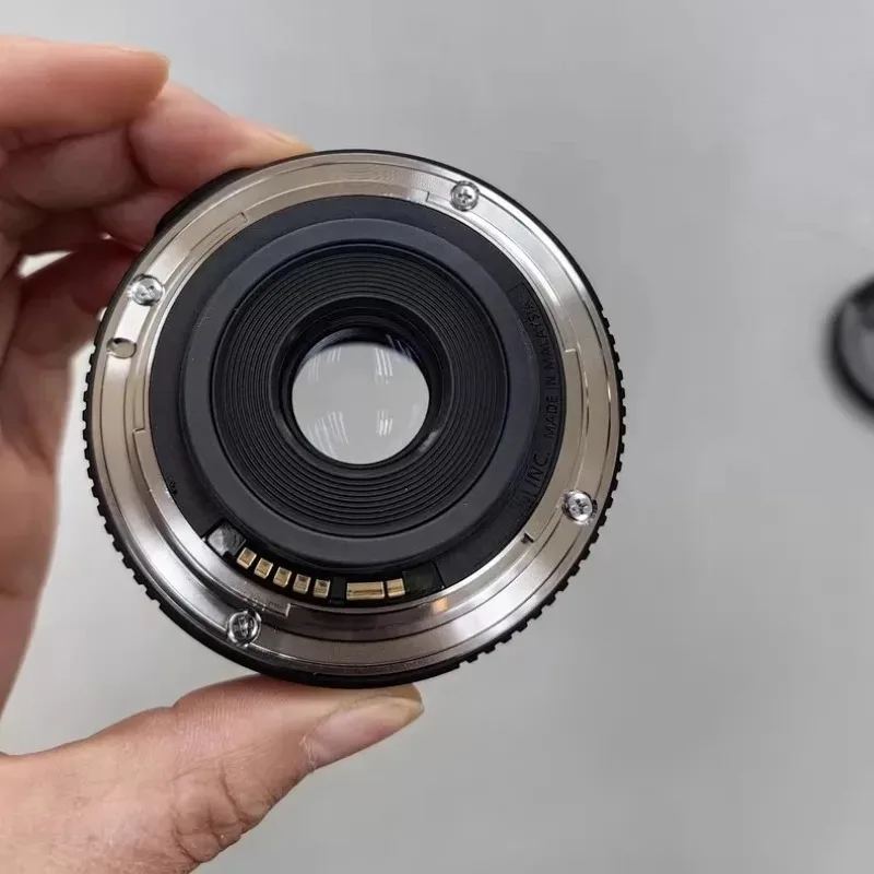 95% 새 상품  캐논 EF-S 24mm F2.8 STM 광각 대구경 고정 초점 렌즈 (캐논 EOS 500D 550D 600D 650D 카메라용)