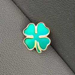 St. Patrick's Day Lucky Four - Leaf Clover Emblem (Four - leaf clover)