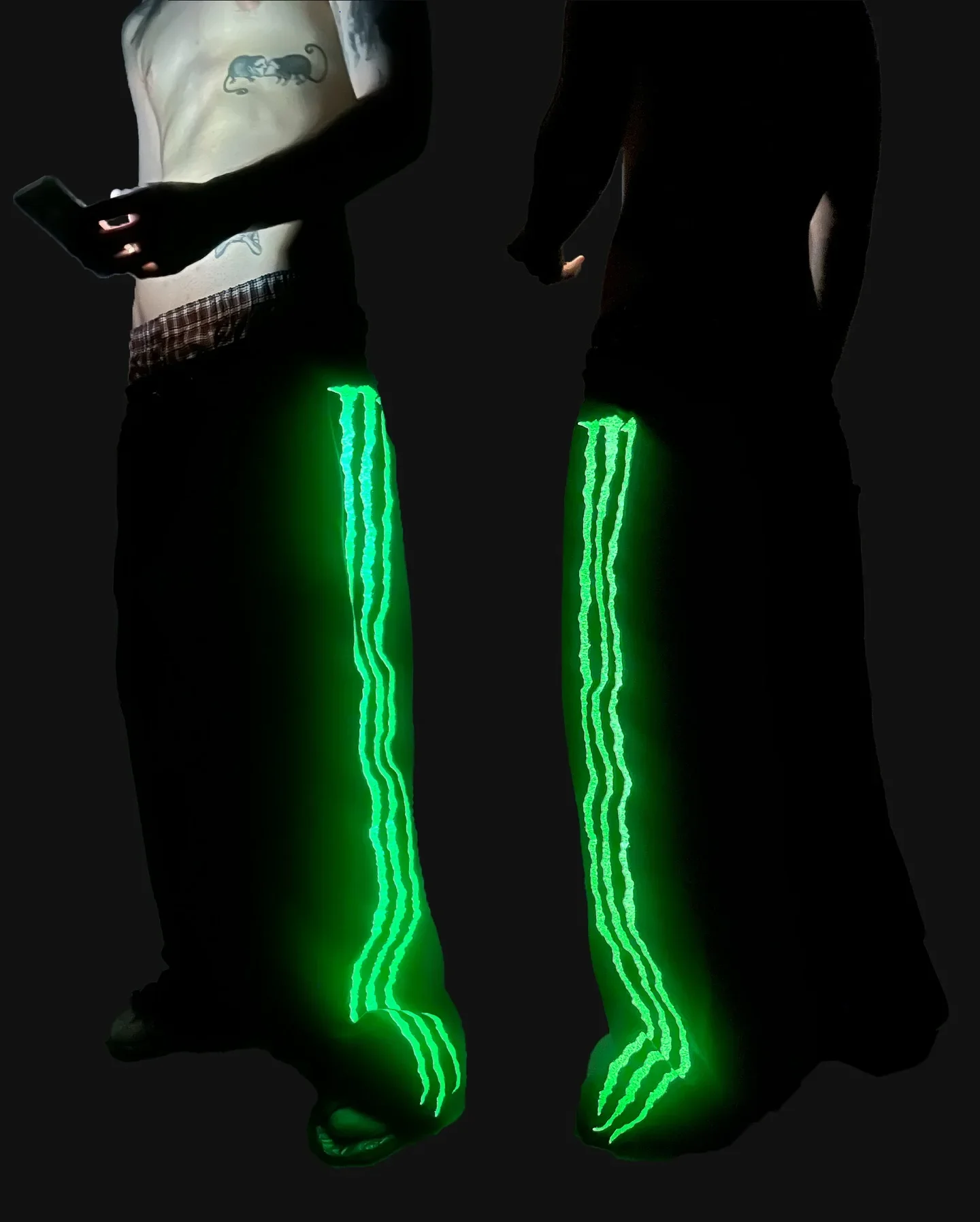 【DISCERNMENT】Leo Curved Cut Sweatpants Glitch Leo Sweatpants – Racer Worldwide