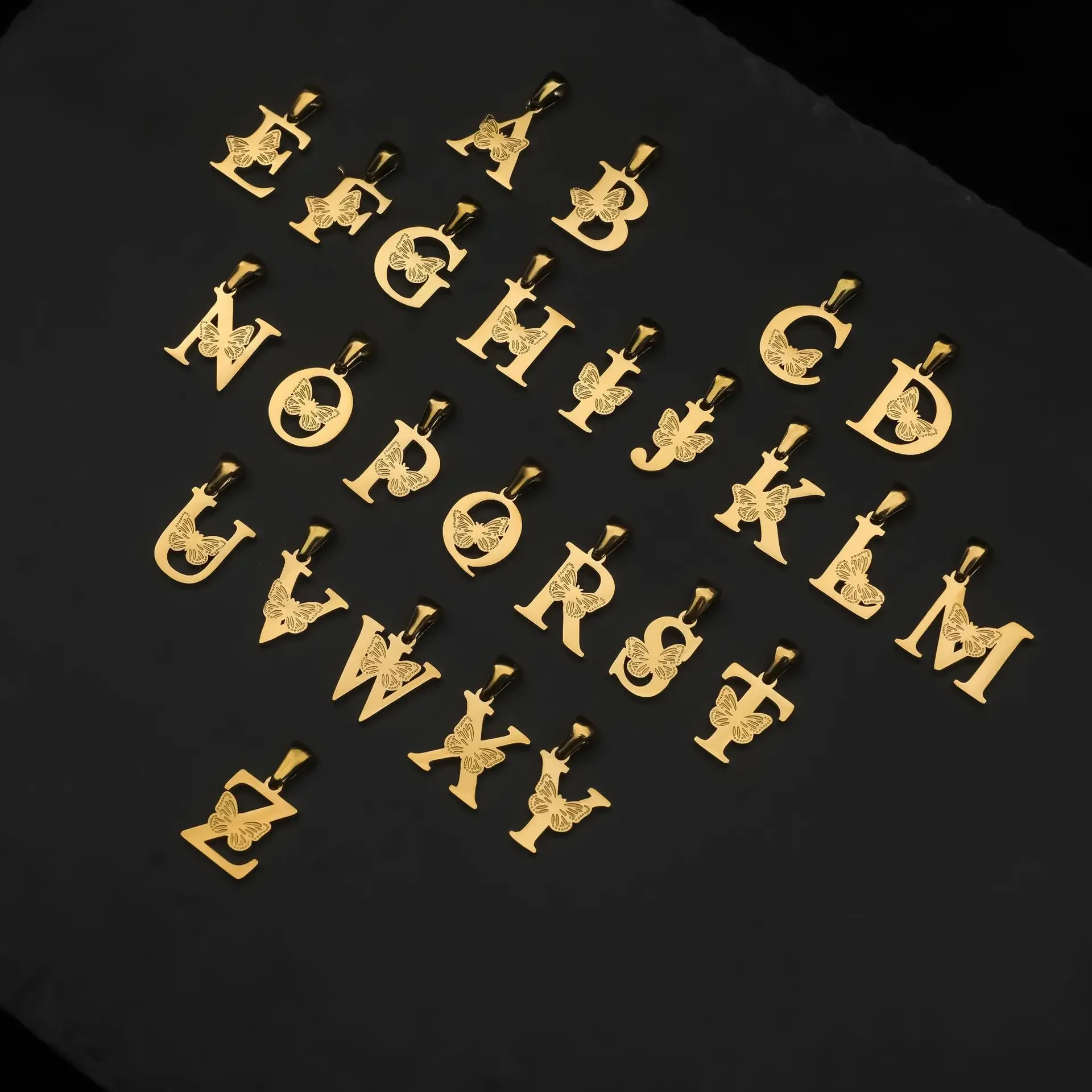 Engraved Butterfly 26 English Letter Pendant Neckalce Gold Plated Glossy Removable Initial Alphabet Chain Choker Birthday Gifts