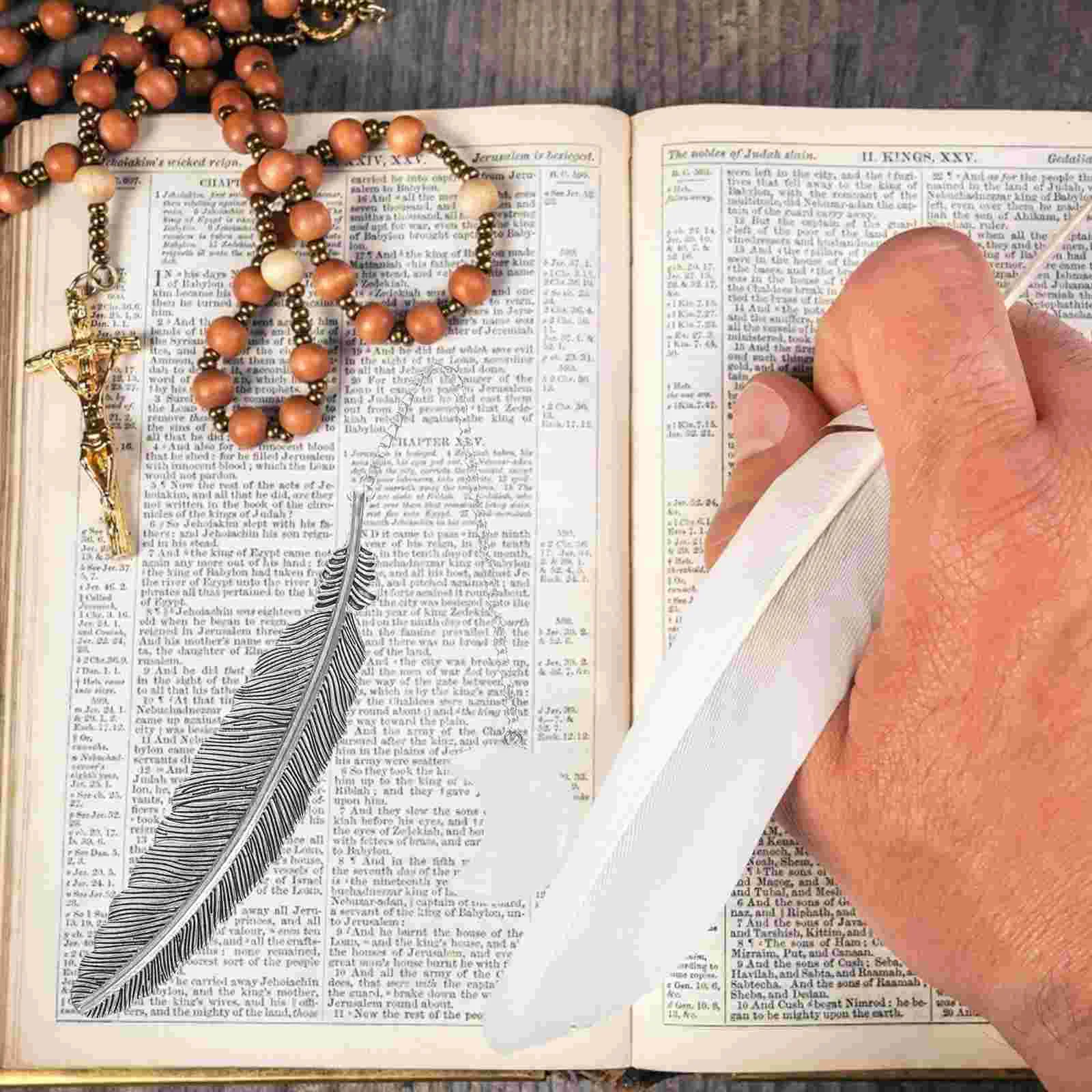 

Natural Moon Crystal Pendant Metal Bookmark (White Crystal) Reading Marks Bookmarks Rough Stone Portable Plume Shape