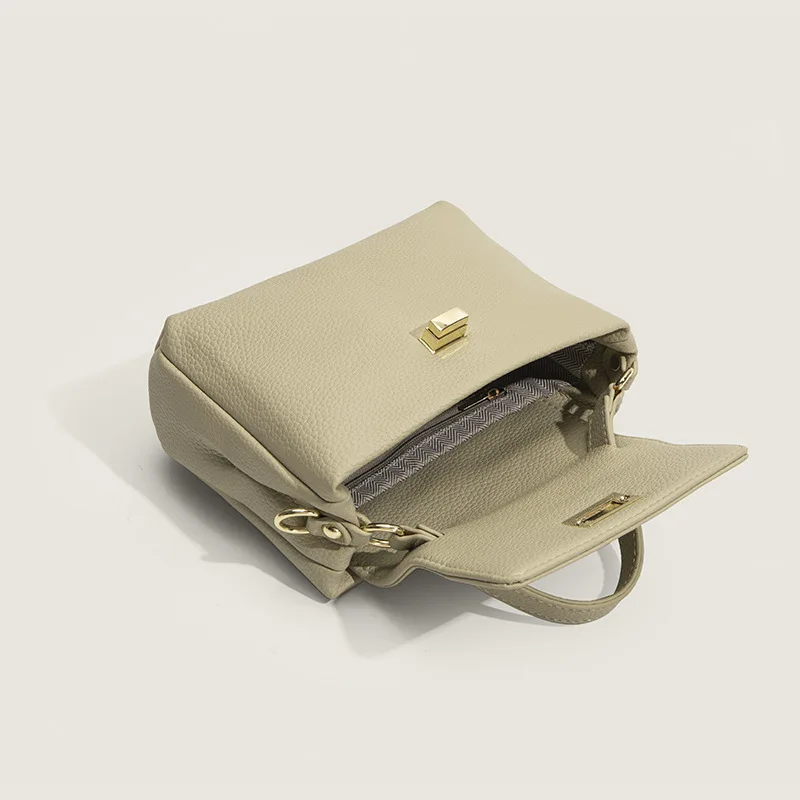 Fashion Brand Women's Small Crossbody Bag Lightweight PU Leather Messenger Bag Flap Handbag Purse Summer Travel Bag for Female