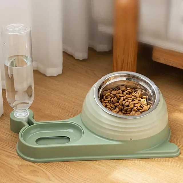 고양이의 건강한 식습관과 수분 유지를 지원하는 물 디펜서 기울어진 고양이 그릇 세트