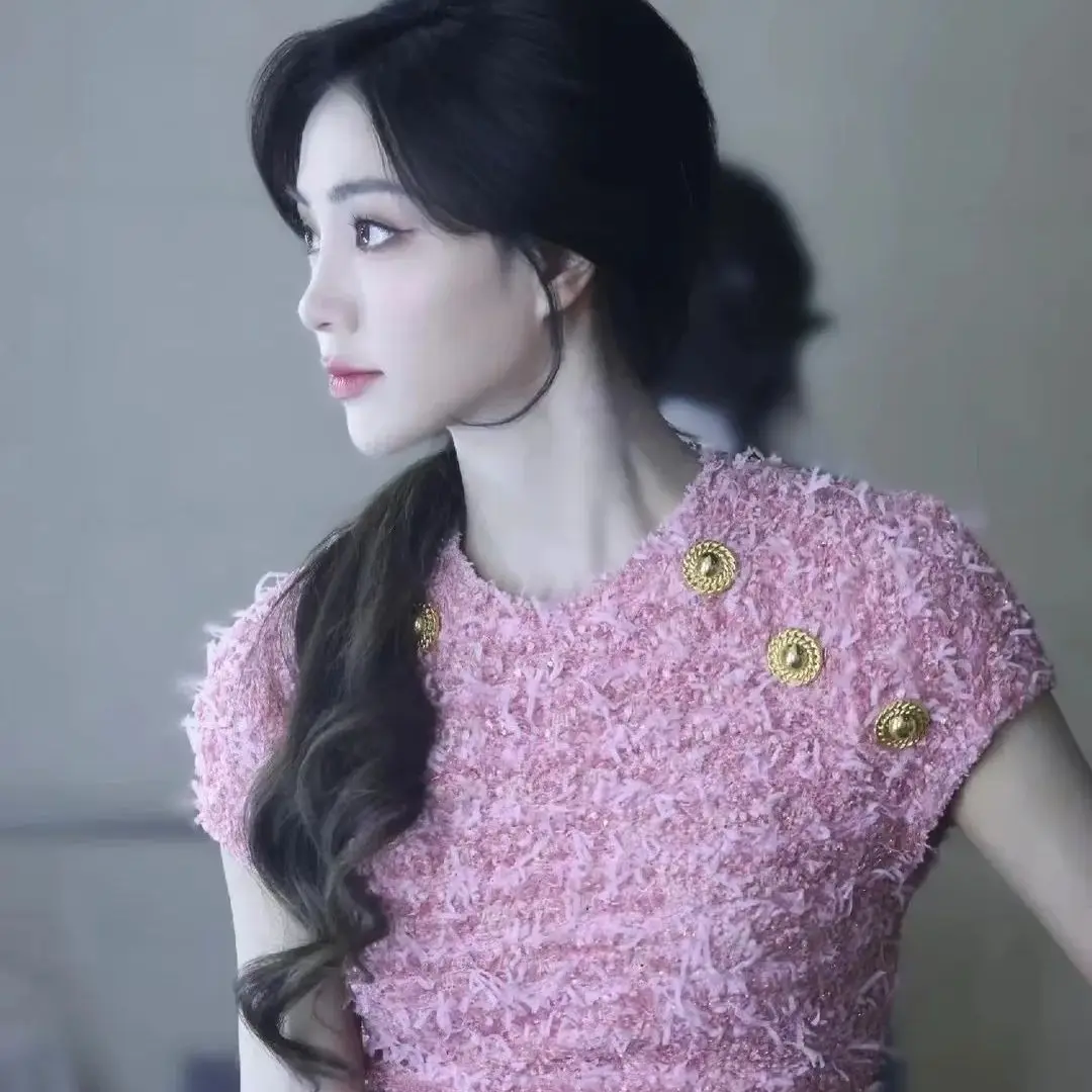 

Spring and Summer 2024 Classic Women Crewneck Pink dress Girls Cashmere Knitted Midi Dress Star Same Quality