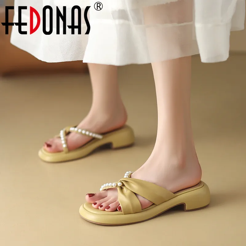 

Женские босоножки с жемчугом FEDONAS, желтые туфли из натуральной кожи на платформе, удобная повседневная обувь на лето 2023