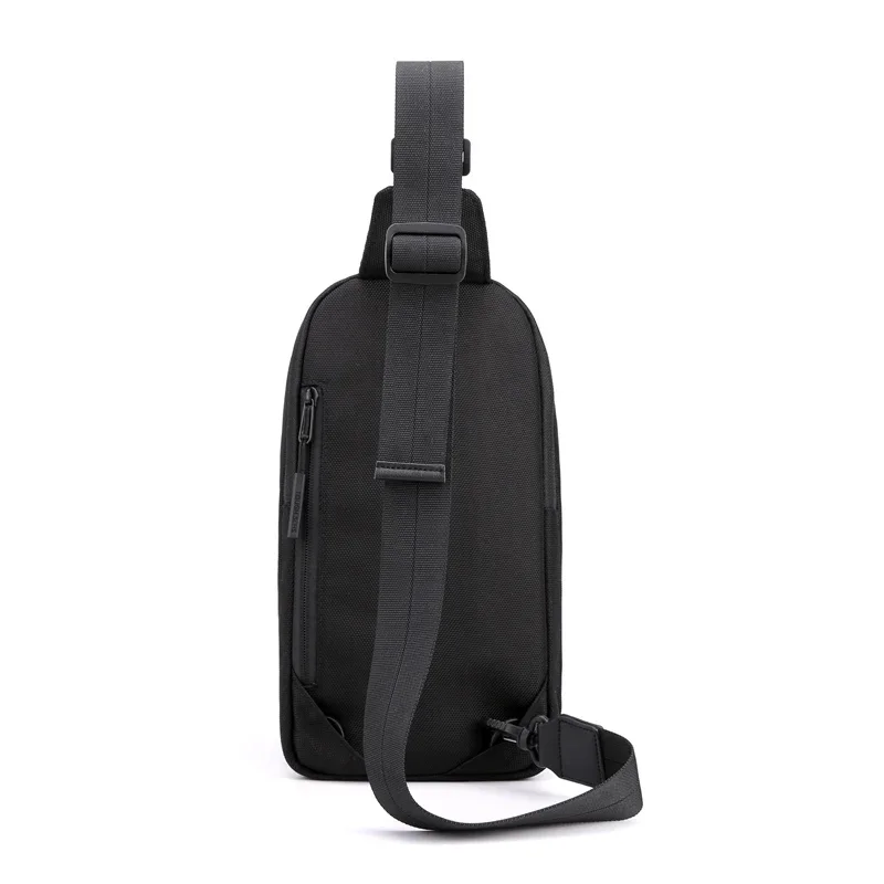 Рисунок 4 - Модная мужская нагрудная сумка