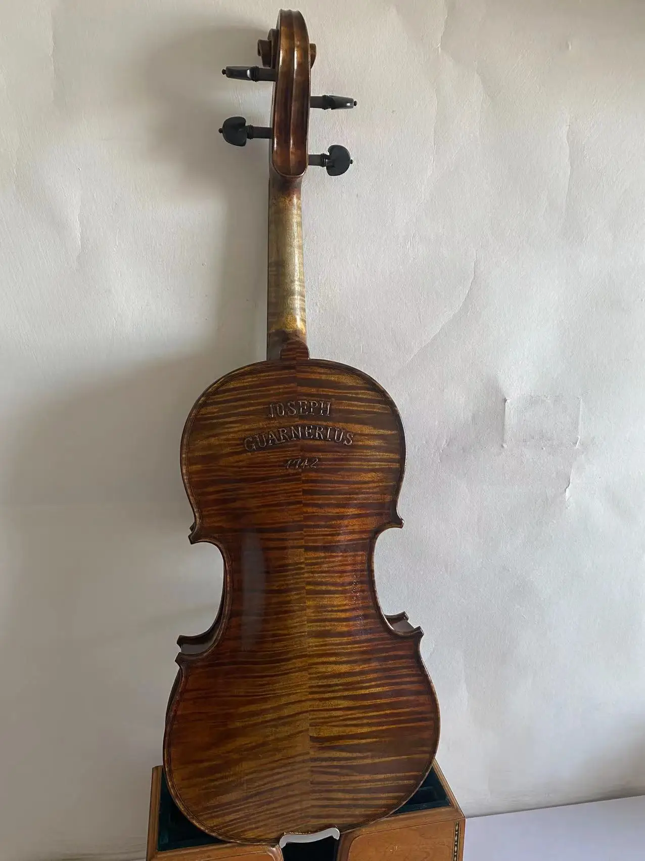 Master Violin Guarneri model 1742 flamed maple back spruce top hand carved 0303