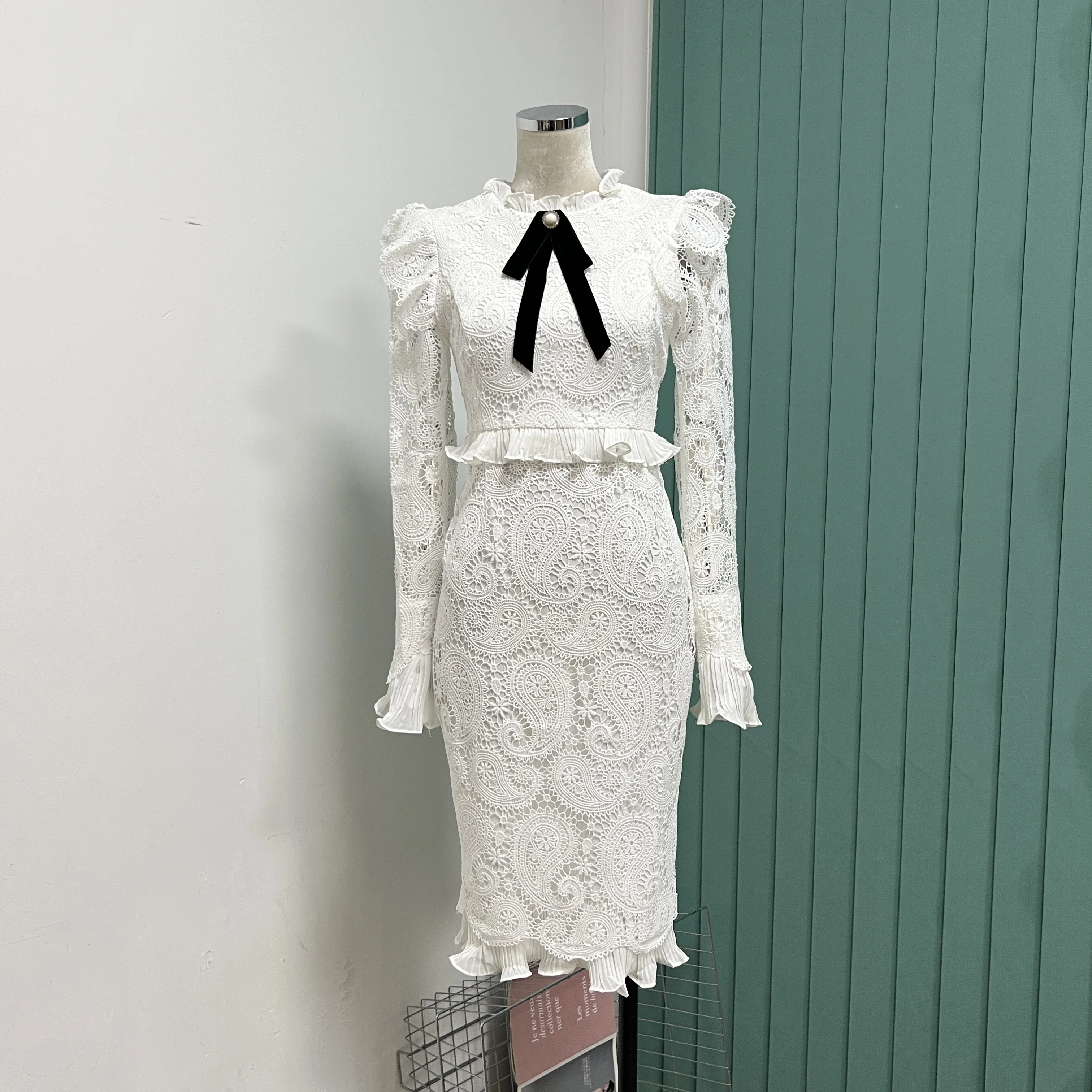 

Stand-up collar bow high waist hollow crochet water-soluble lace long sleeve stitching pleated chiffon ruffled hip one-stepdress