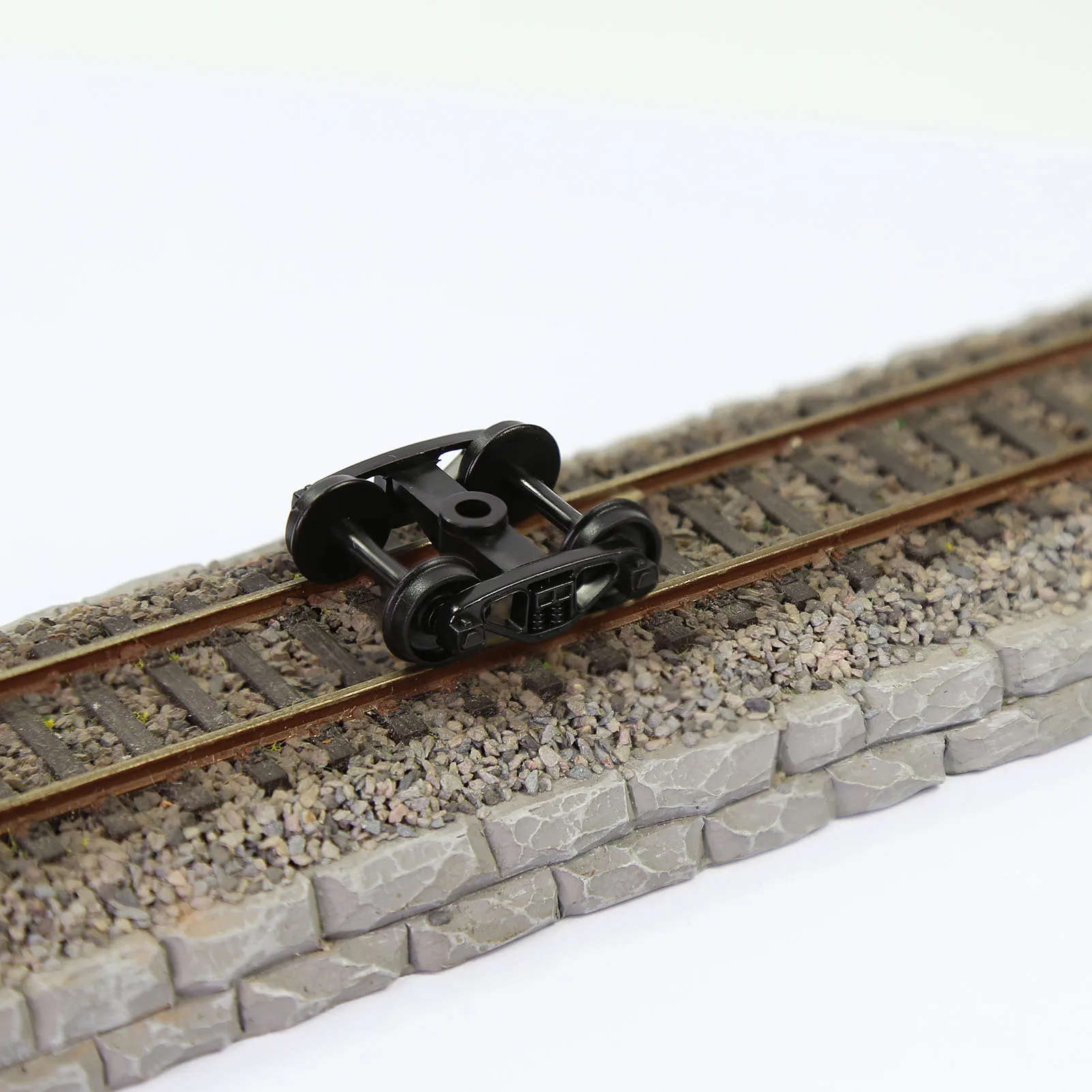 Evemodel HO Scale 1:87 Bearing Truck with 33" Plastic Wheels POM Bogies 2-Springs 12pcs/24pcs HP22BHO 5