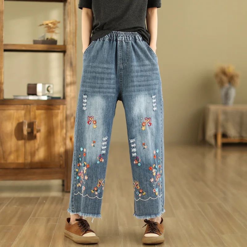 

2024 Jeans Women's New Ethnic Style Floral Embroidered Elastic Waist Wide Leg Pants With Broken Nine Point Denim Pants