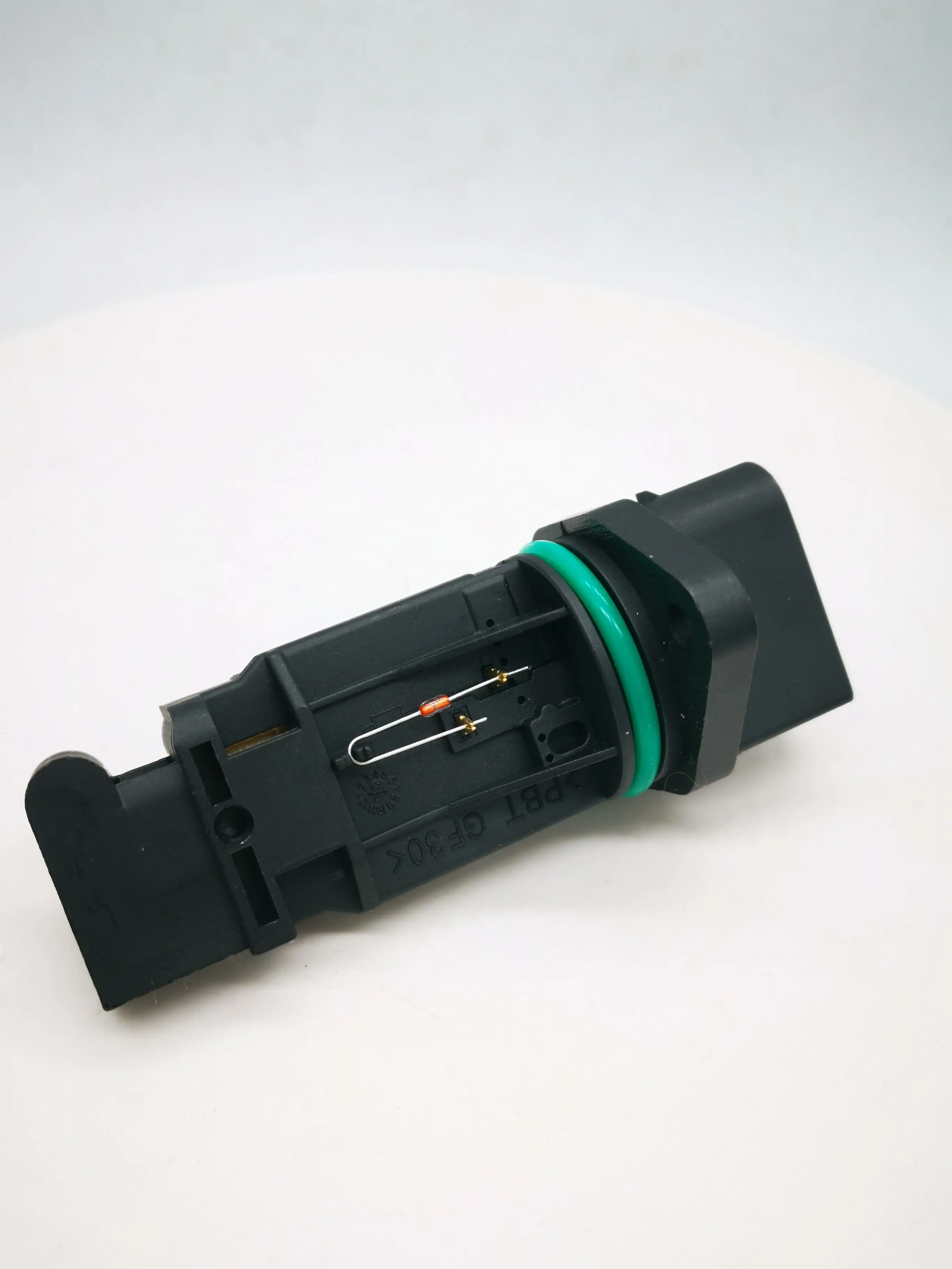 Débitmètre D'air Massique Pour Capteur De Débit D'air Massique MAF/adapté For BMW E46 E39 E38 E53 318d 320d 330d 330xd 320Cd 320td 318td 520d 525d 530d 730d X5 13622247074 Débitmètre