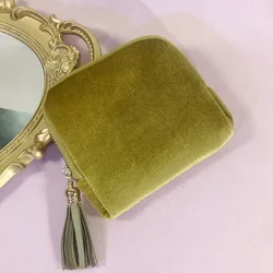 Luxurious Velvet Jewelry Travel Pouch with Tassel Zipper Closure (Green)