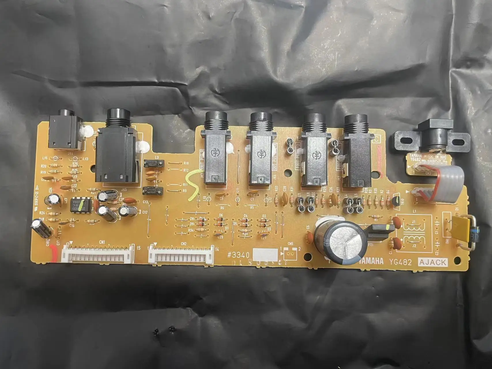

Новая оригинальная плата усилителя мощности AJACK плата YG482 для Yamaha PSR S670 PSR-S670