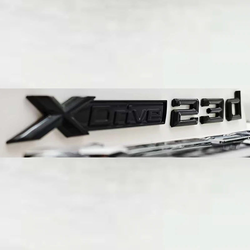 3D ABS 자동차 레터 로고 XDrive 23d 28i 리어 트렁크 배지 펜더 사이드 엠블럼 스티커 X1 X3 E84 F48 F25 G01 E83 액세서리용