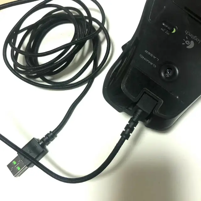 Logicool G700s ゲーミングマウス (ケーブルは非純正) レビュー】有線でも無線でも接続可能なゲーミングマウス