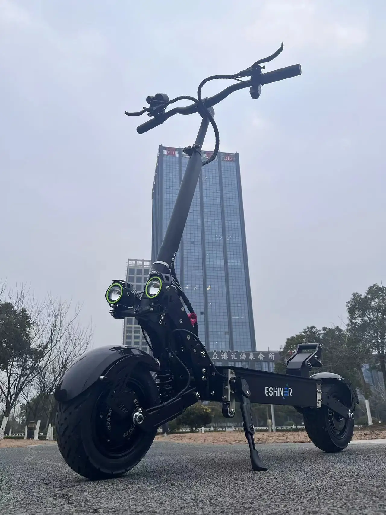 

High Speed 50Mph 80Kmh Electric Scooter 11Inch Off Road Dual Motor Lithium Battery 60V 25-40AH 11Inch E Scooters 6000W For Adult