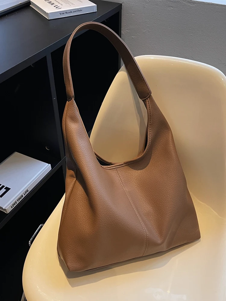 

Senior sense bucket women's large capacity 2023 new soft leather autumn and winter single shoulder class commuter Tote large bag