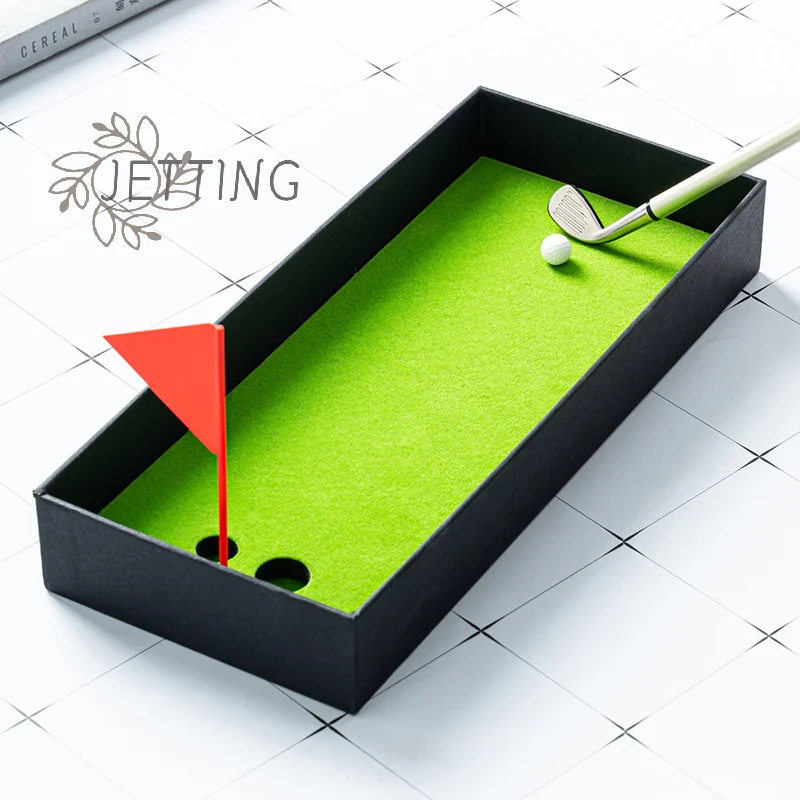 Golf Gift Mini Desk Golf Game, Tre Penne A Sfera Da Golf E 2 Palline, Un Regalo Di Festa Per I Ragazzi