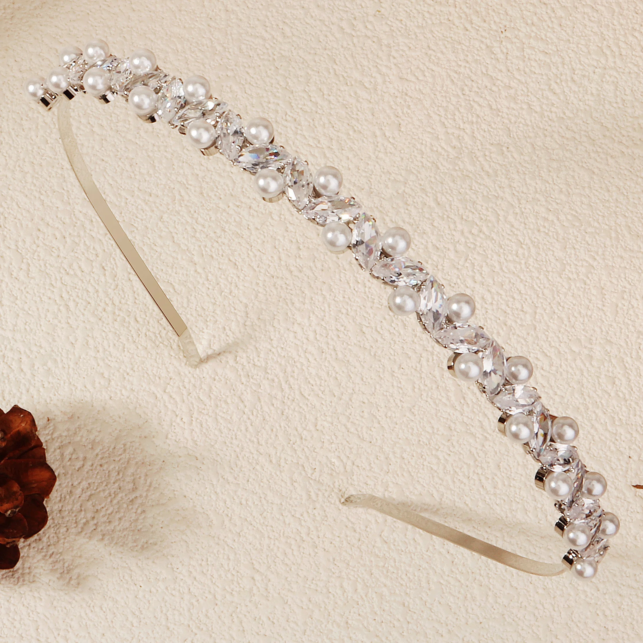 Luxuriöses Vollzirkon-Stirnband für Frauen Glänzendes Kubisches Zirkonia Haarband Eleganter Brautschmuck Hochwertiger Kopfschmuck – Detail 6