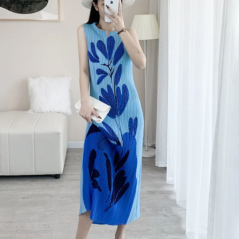 

Miyake Pleated Hepburn Style French Sleeveless Temperament High-end Skirt Summer Women's Improved Cheongsam Dress 2023 New Style