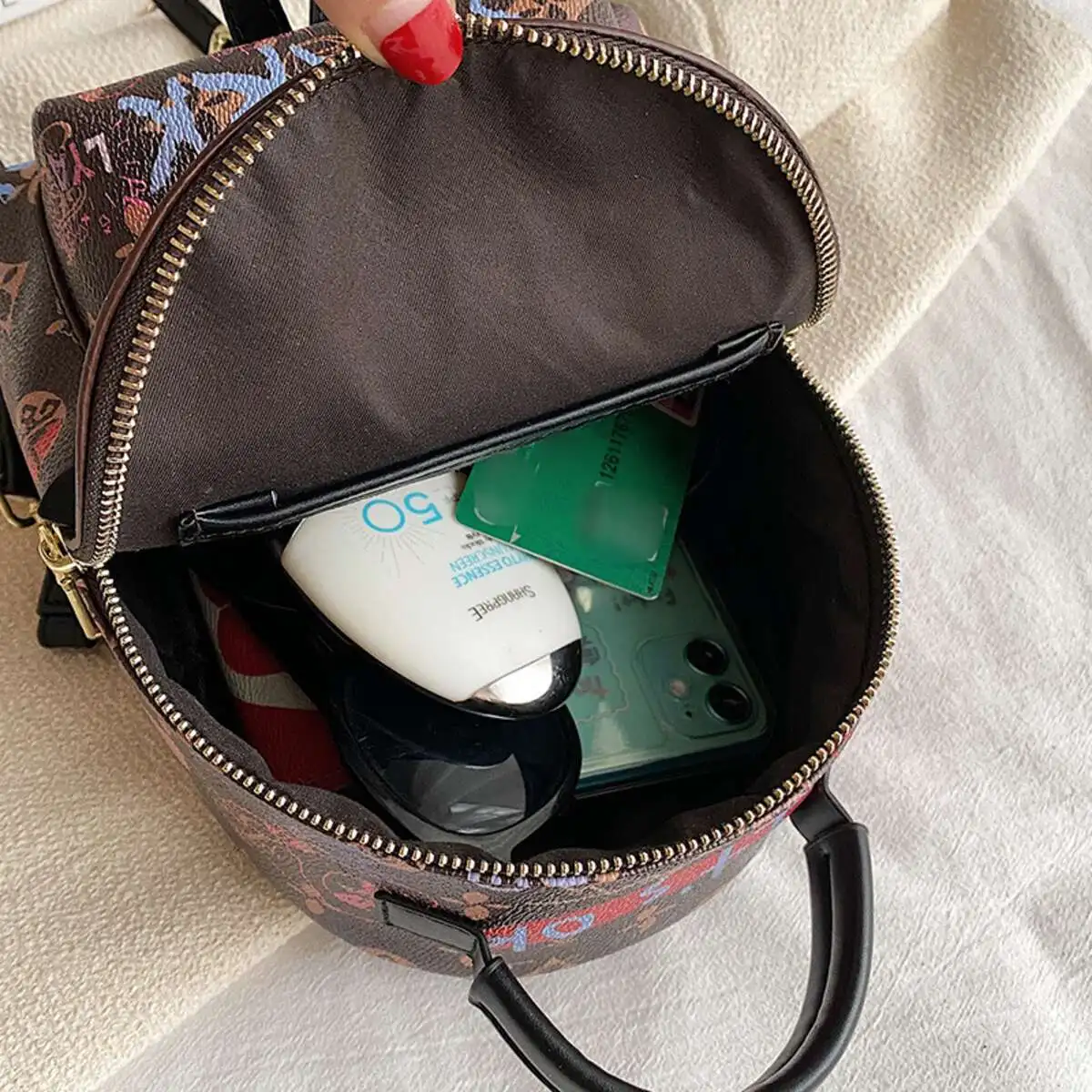 New Fashionable And Stylish Cute Little Bear Graffiti Printed Backpack Internet Celebrity Trendy Handbag Simple Backpack_voghion.com