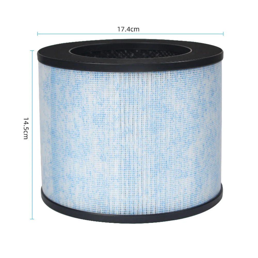 Purificateur d'air HEPA Instant AP100 en fonctionnement dans un salon, filtre visible à l'avant.