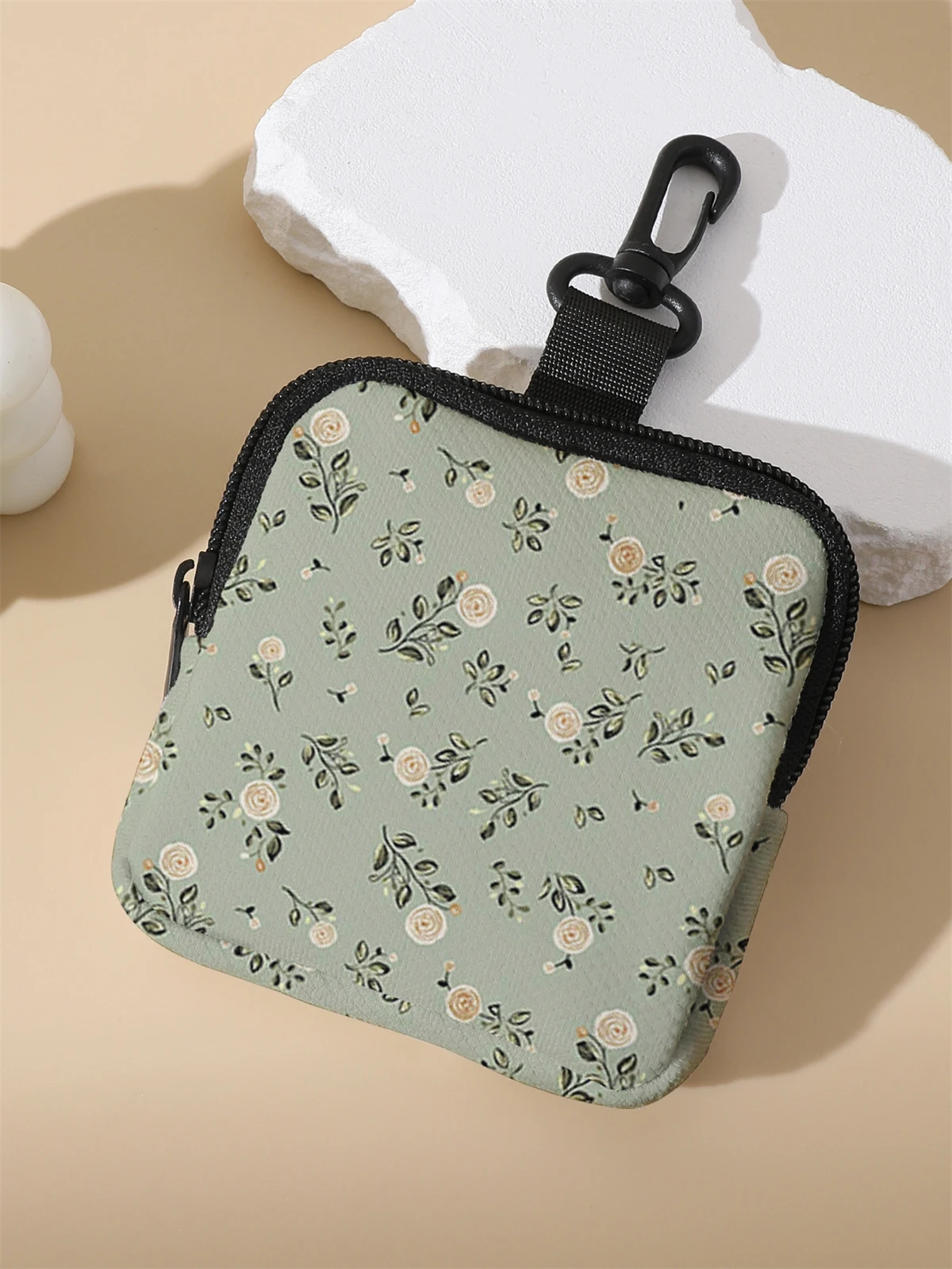 A large capacity coin wallet with floral patterns, digital printed coin wallet, and storage bag are ideal choices for GIFs