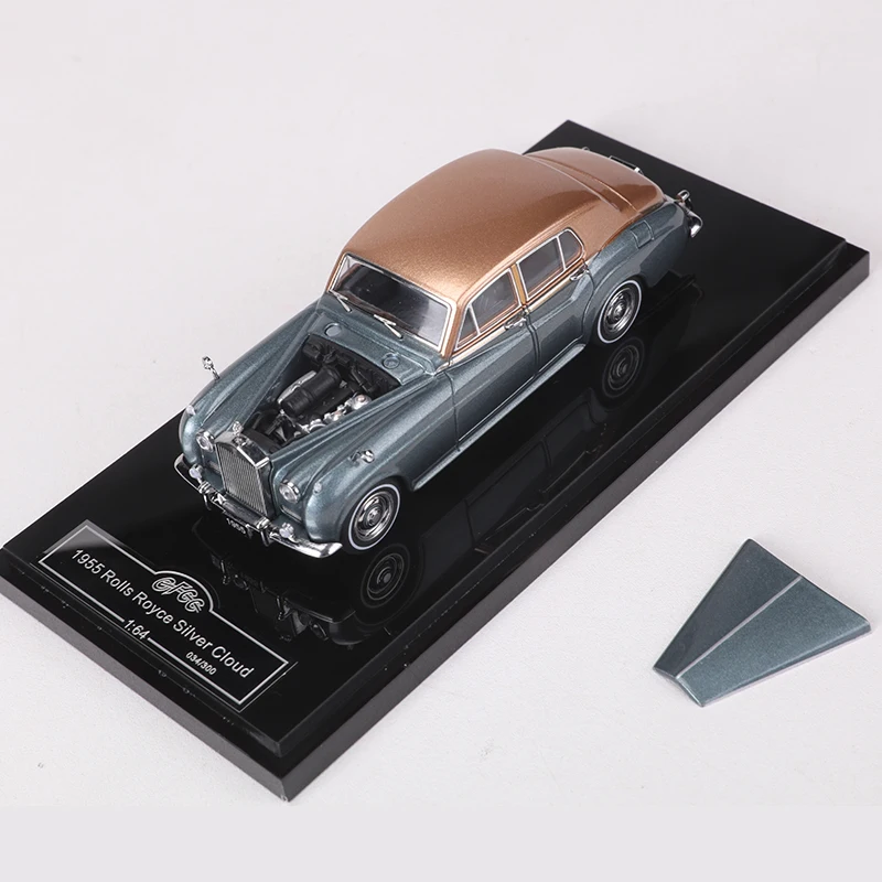 GFCC 1:64 1955/1965 Sliver Cloud III Alloy Model Car