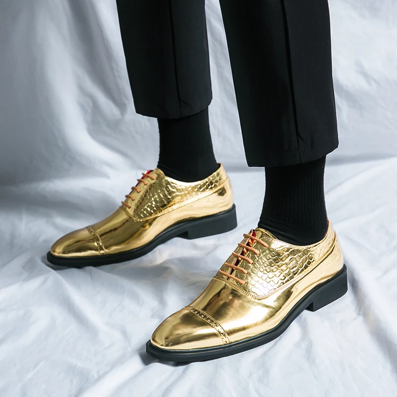 

Oxford Shoes Men lace up Luxury Lacquer Wedding Shoes Pointed Toe Dress Shoes outdoor Classic Derby Shoes men Leather Shoes
