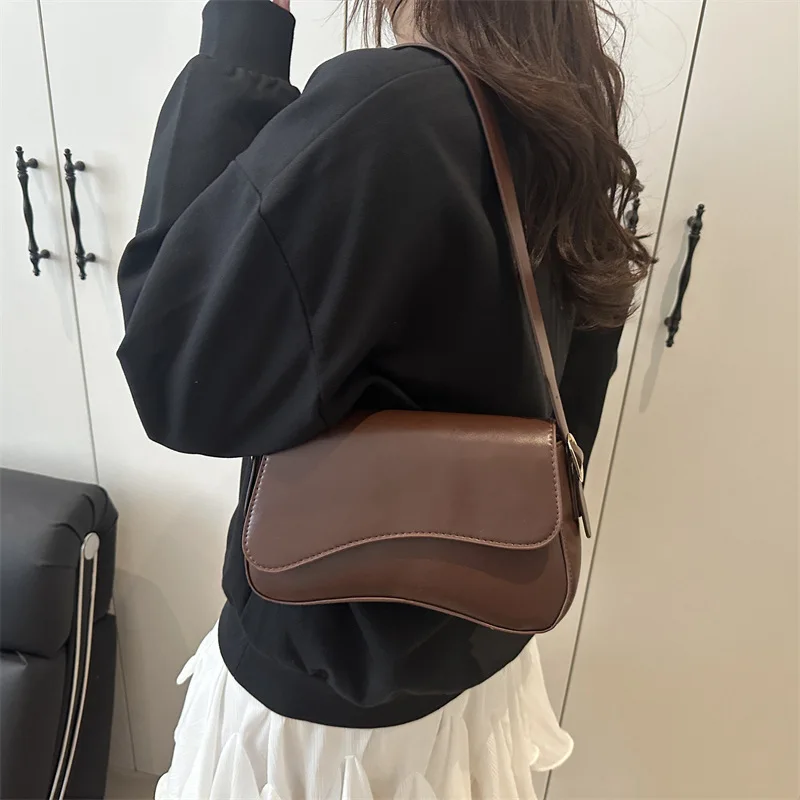 Borsa sotto le ascelle da donna, tinta unita 2025 Borsa a tracolla singola dal nuovo design alla moda, borse quadrate piccole con temperamento - immagine 5