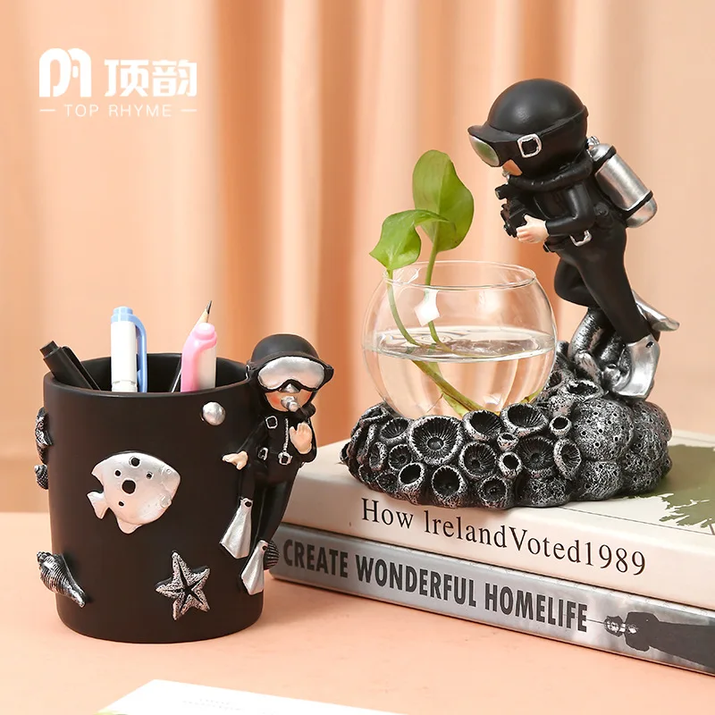 

Diver picture frame pendant pen container resin handicraft table pendant diving regulator trainer gift