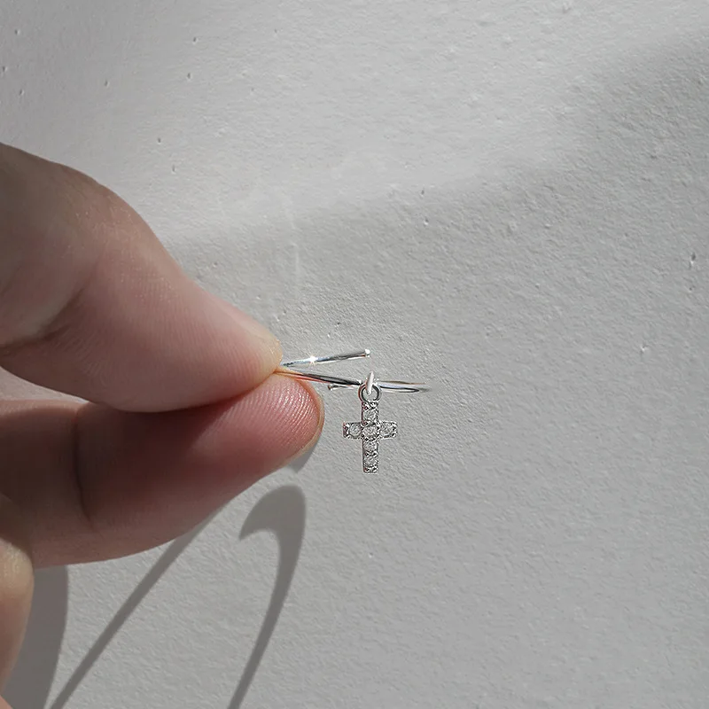 Рисунок 4 - Женское кольцо с инкрустацией из циркония