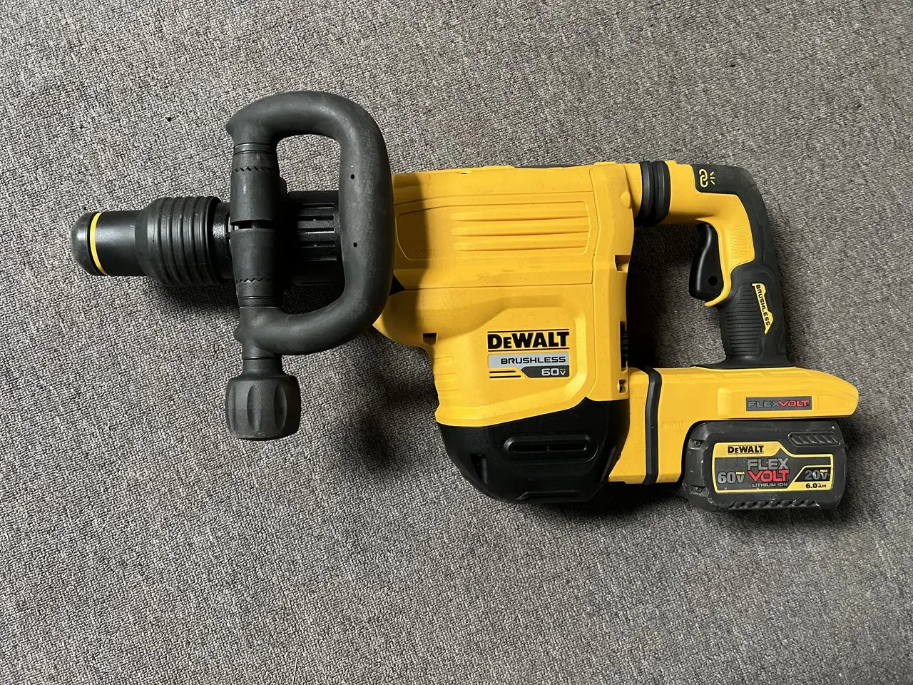 

DeWALT DCH832 60V SDS MAX Cordless Lithium-Ion Chipping 6.0AH battery second-hand