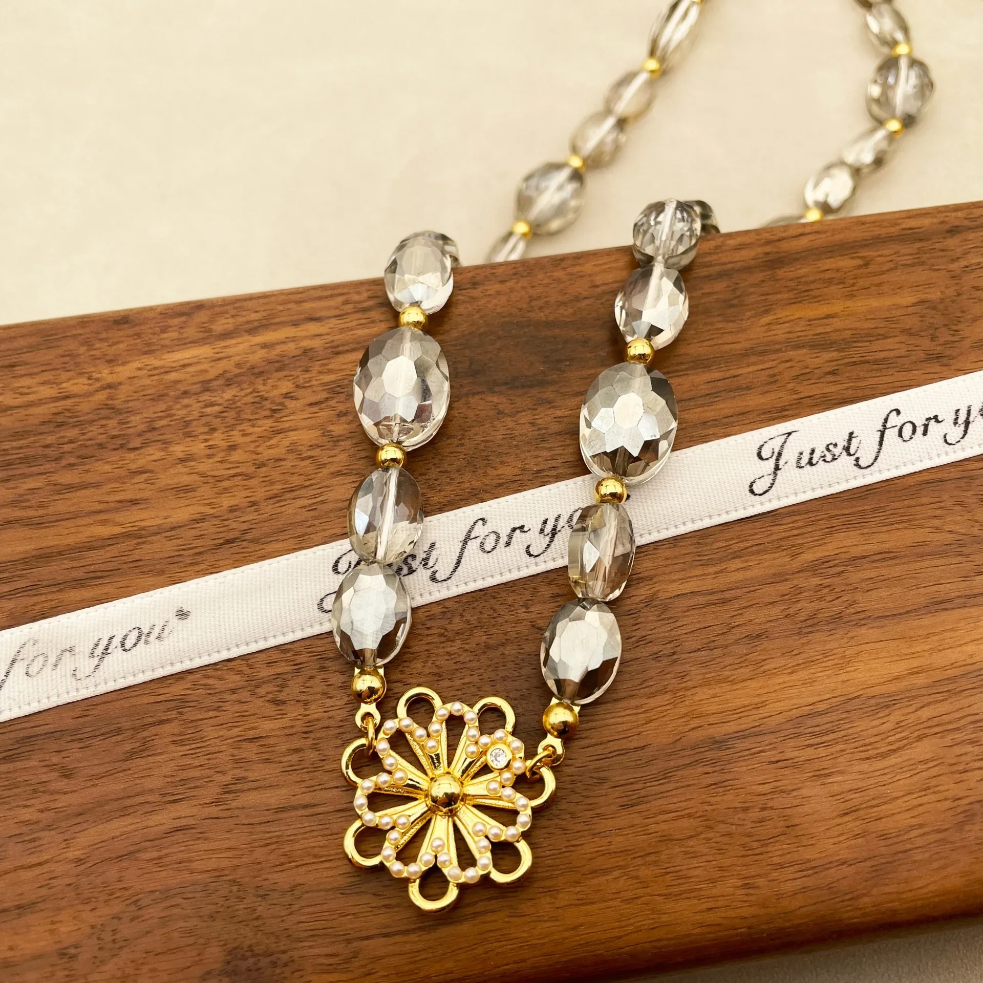 2023 New Fashion Jewelry Camellia Flower Crystal Glaze Necklace