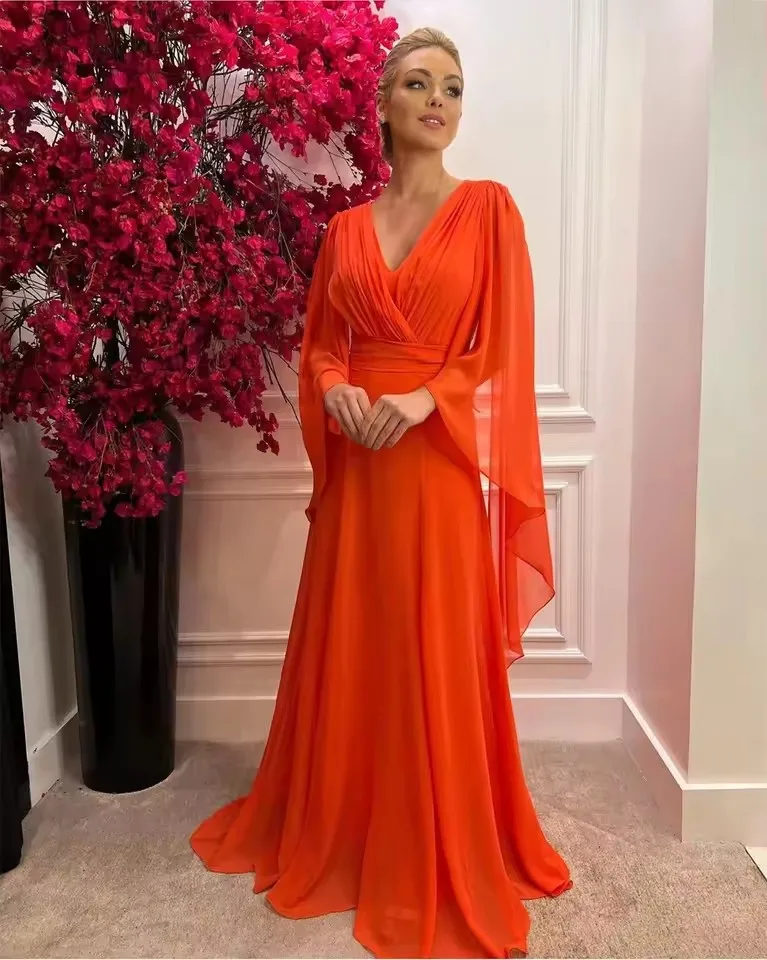 V-Neck Ruffle Chiffon Mother Of The Bride Dress Plus Size Formal Dubai Evening Party Dress Caped For Weddings