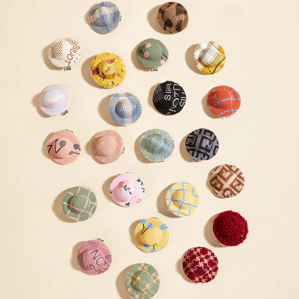 

Pet Cute Hat Hair Clip Dog Accessories Headdress Cat Hair Accessories Item Multi-color Random One Free Shipping Mini Decoration