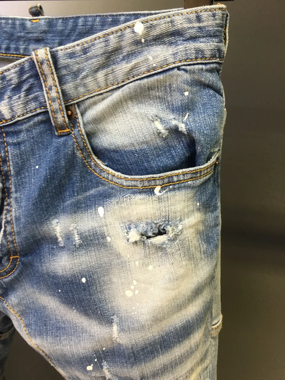 2024 Spring/Summer New Trendy Men's Water Wash Worn Hole Patch Paint 3D Cutting Small Feet Blue D2 Jeans for Men