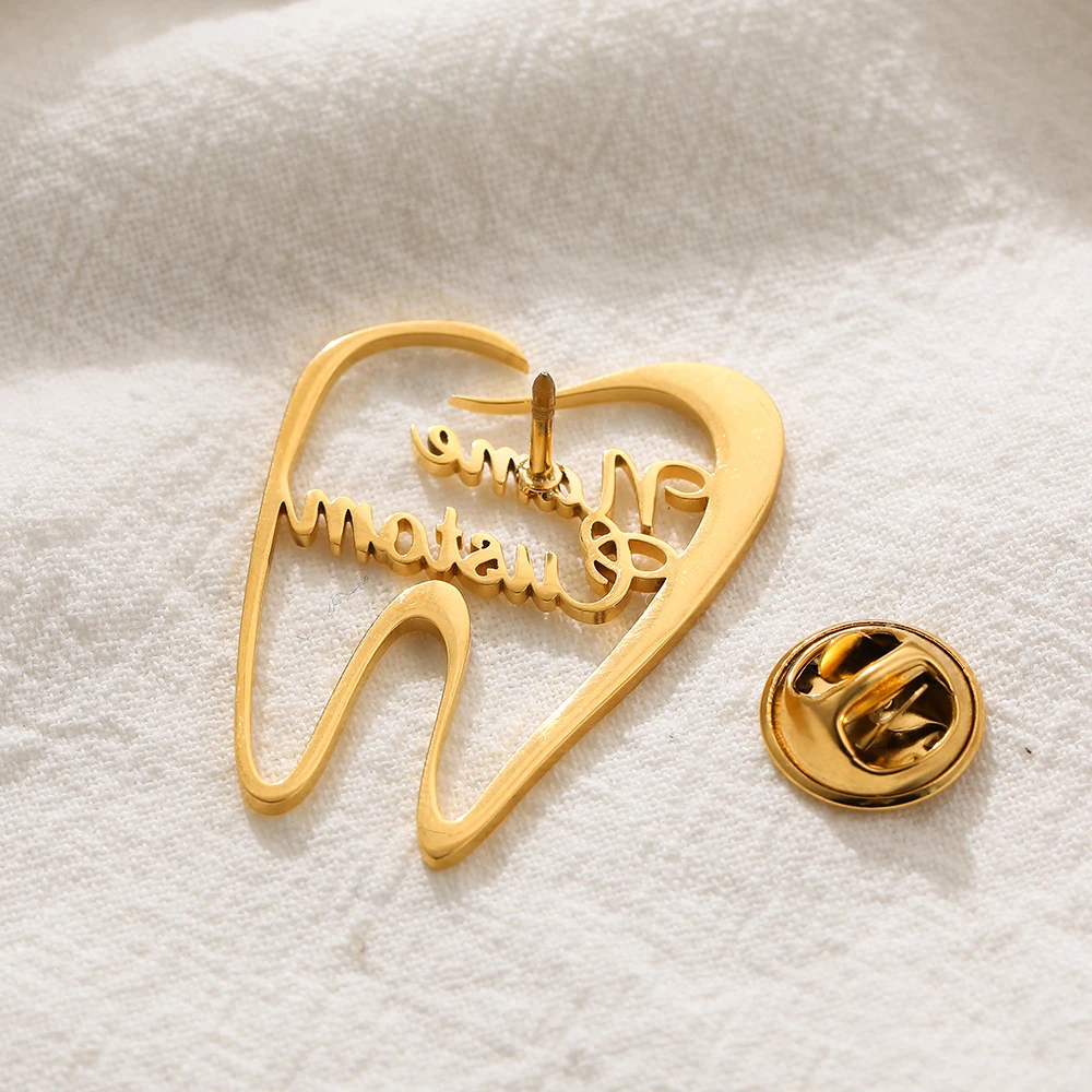Personalized Customized Name Brooches for Women Gold Color Stainless Steel Letter Tooth Pin Badges Broochs Wedding Jewelry