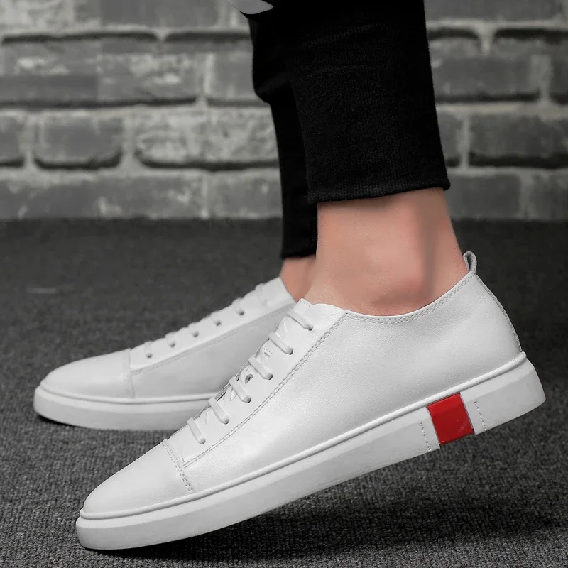 

White Men Shoes Lace Up Flat Shoes Leather Men Fashion Skateboard Shoes Soft Soles Comfortable Outdoor Sports Shoes 36-47 Size