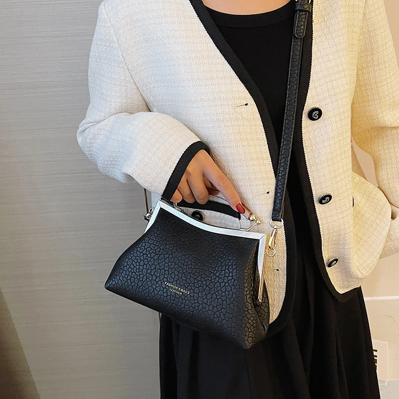 Women Handbag Mental Handle Designer Pleated Shell Bag Clutch Purses Crossbody Bag Long Belt