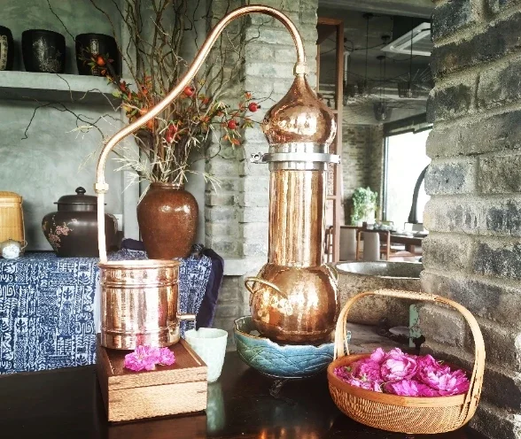 

Copper distiller2L 3L 5L Hand made copper alembic distillation set flower essential oil distiller brandy wine steaming machine