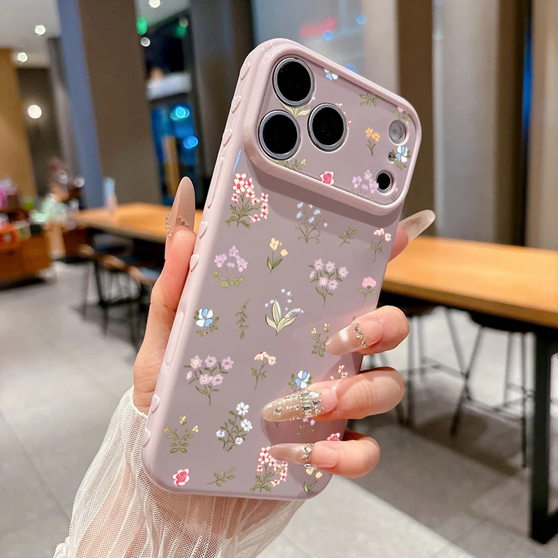 Aesthetic Ditsy Floral Phone Case with Heart Side Design - Shockproof Soft TPU Cover