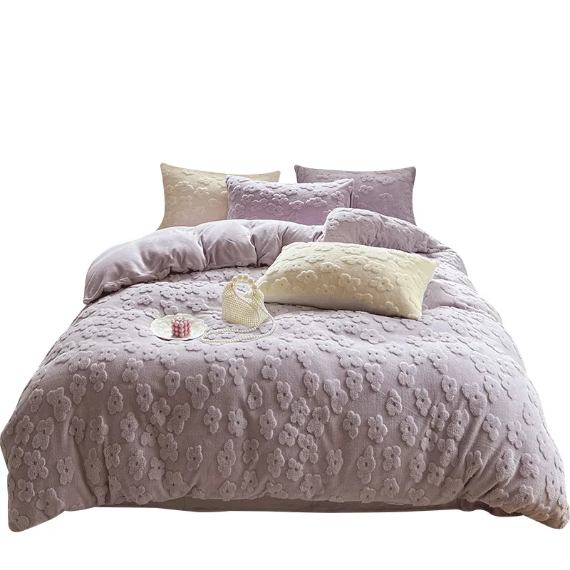 

Milk Velvet Four Piece Set for Winter Warmth Four Piece Set of Carved Velvet Bed Sheets, Quilts, Bedding