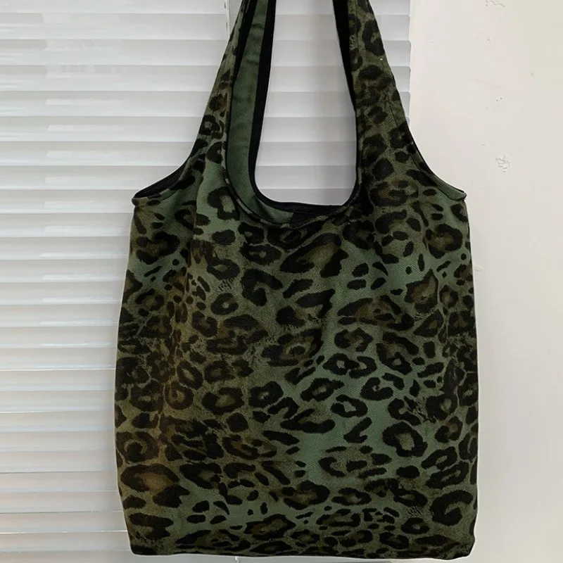 New Fashion Tote Bags Shopping and Travel Canvas Bags New Women Popular Handbags Large Capacity Leopard Shoulder Bags