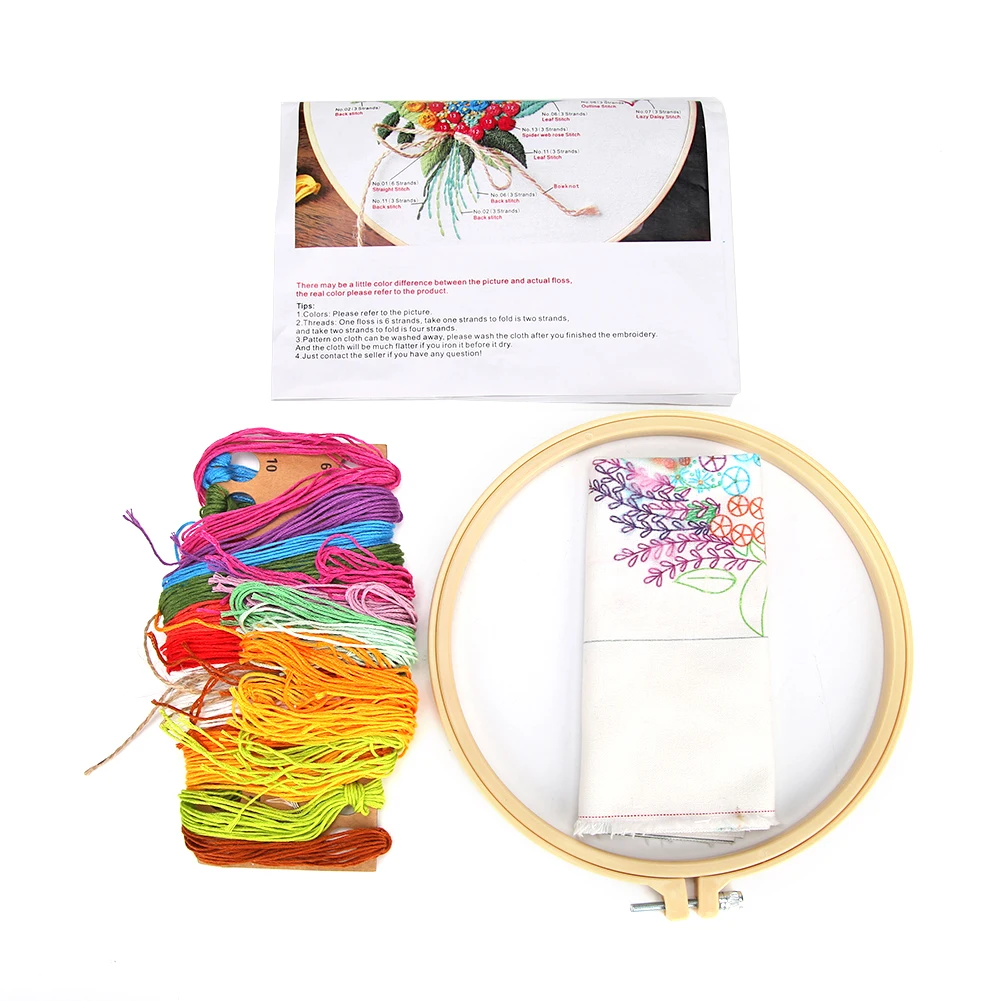 Cute Animal Handmade Embroidery Kit with Pattern Cotton Threads Needles Hoop Handmade Sewing Art Craft Kit for Mom Grandma