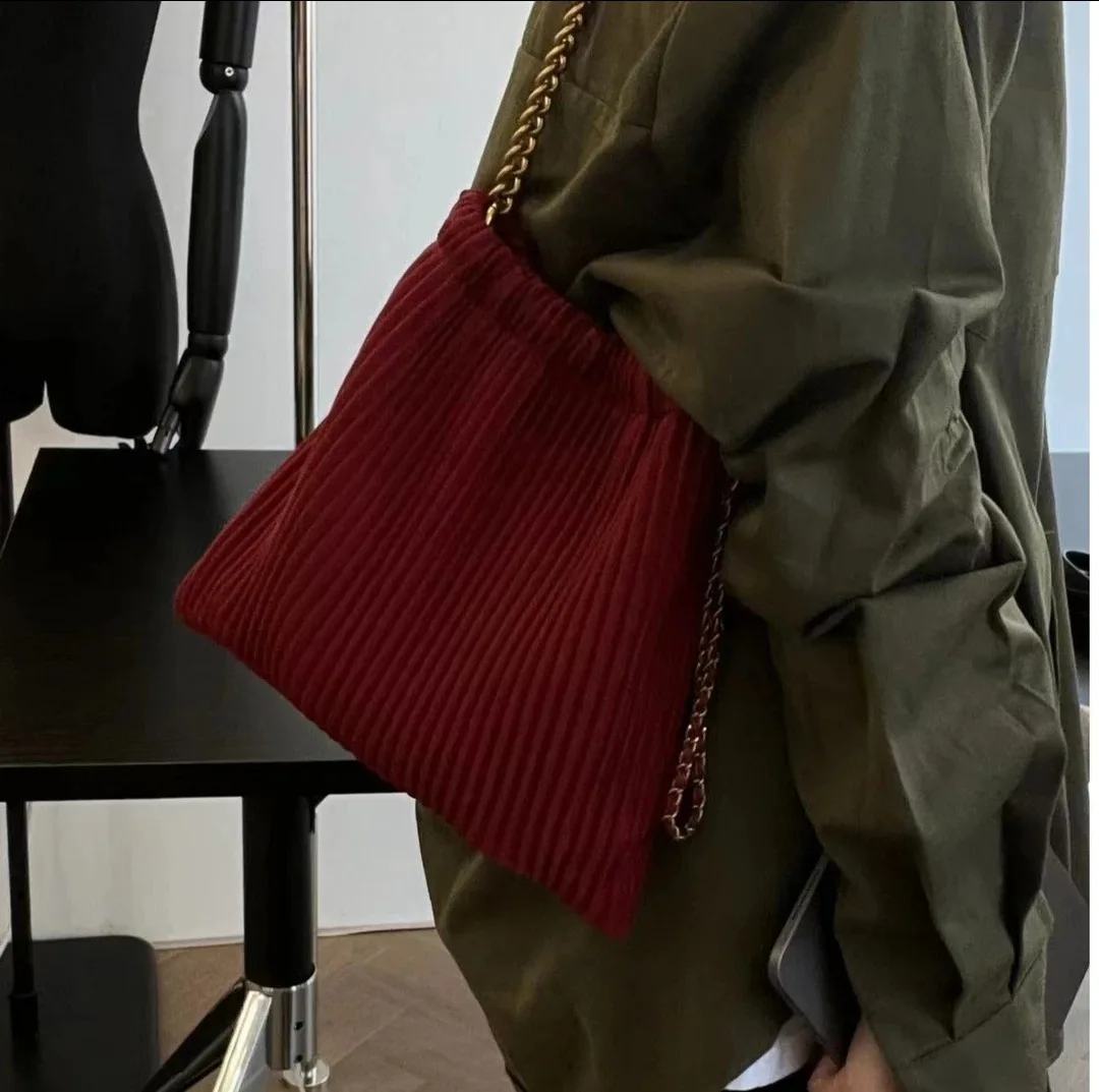 Luxury Designer Handbag Women Fashion Pleated Bucket Crossbody Bags Cute Lady Soft Leather Shoulder Bag Messenger Bag Coin Purse