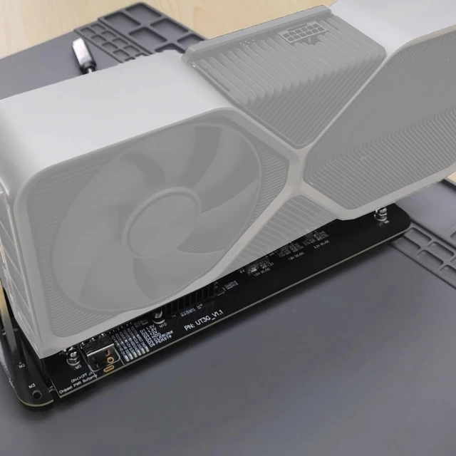 XT-XINTE 브랜드의 UT3G 외장 그래픽 카드와 eGPU 어댑터