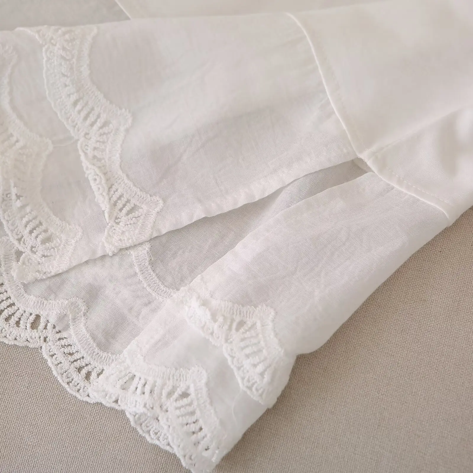 Fashion Plus Size Women's T-Shirt Autumn New Lace Patchwork Cotton Long Sleeved Tops 669