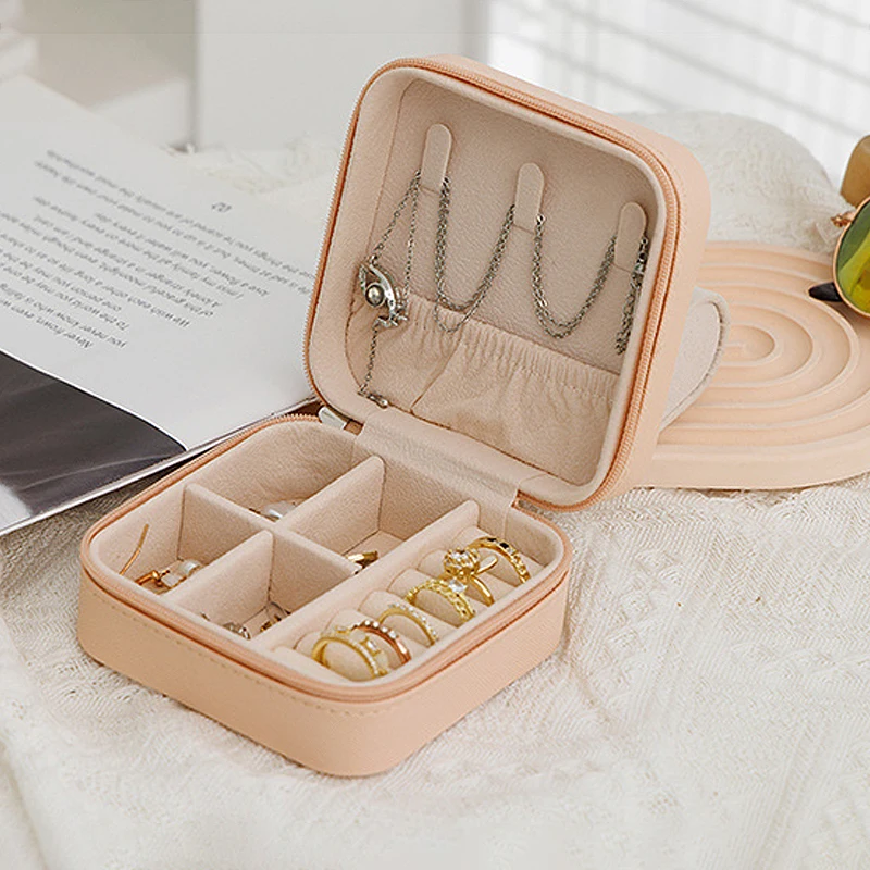1pc Simple Portable Travel Jewelry Storage Box For Bracelets Earrings, Rings And Studs