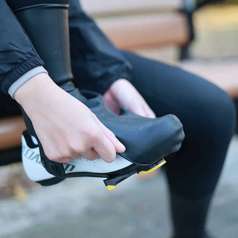 Cycling Shoe Covers - Windproof, Waterproof, Warm, and Easy-to-Clean Silicone Protection